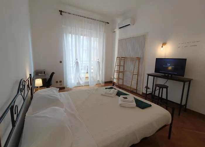 Gioacchino Hostal Trieste